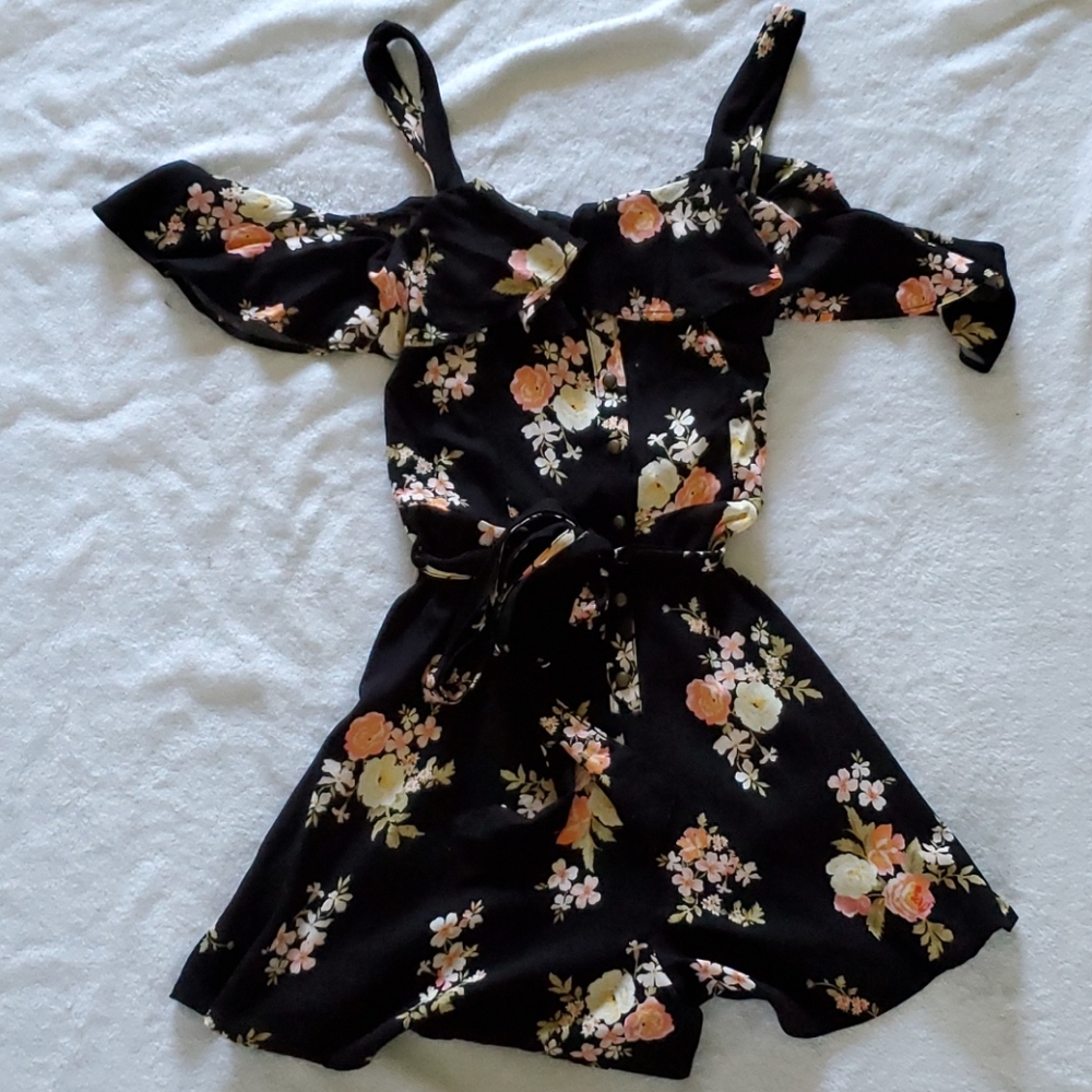 Xhilaration black floral romper
